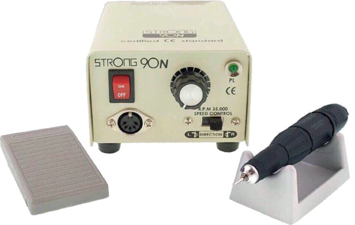 Маникюрный набор Strong 90/102L