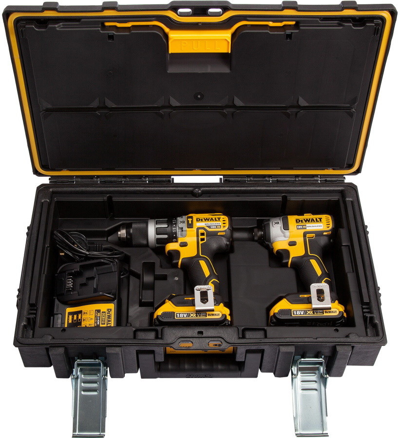 Набор электроинструмента DeWALT DCK266D2