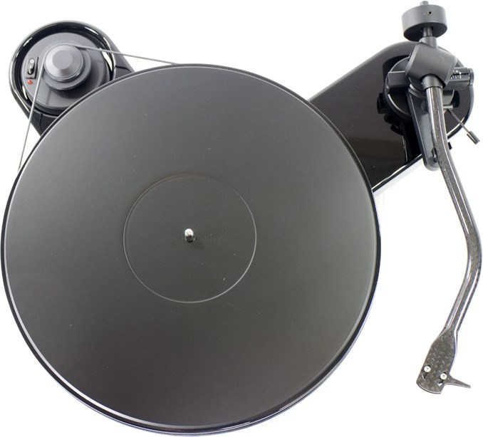Проигрыватель винила Pro-Ject RPM 3 Carbon