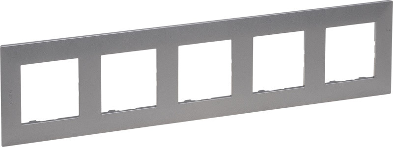 Рамка для розетки / выключателя Legrand Niloe Step 863495