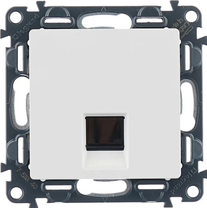 Розетка Legrand Valena Life 753440