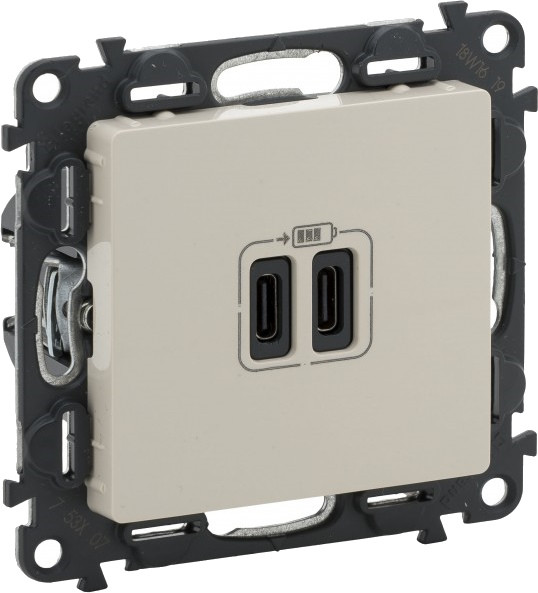 Розетка Legrand Valena Life 753207