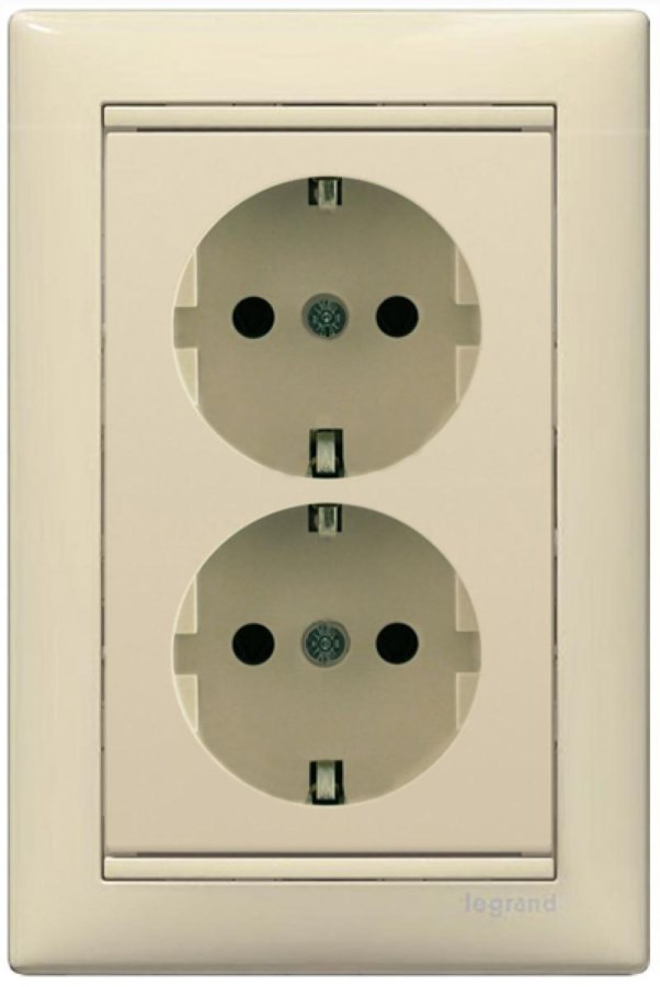 Розетка Legrand Valena Classic 774370