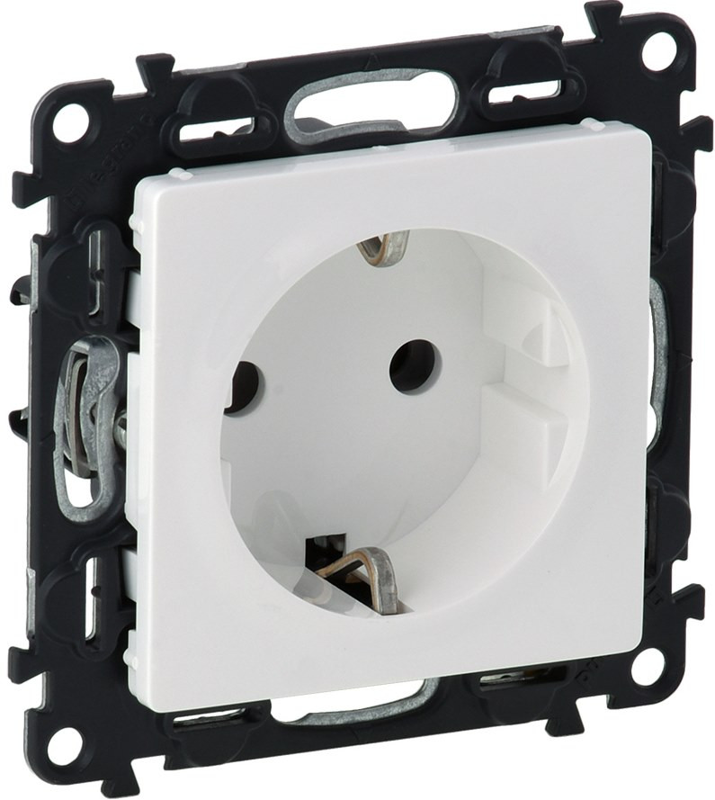 Розетка Legrand Valena Life 753421
