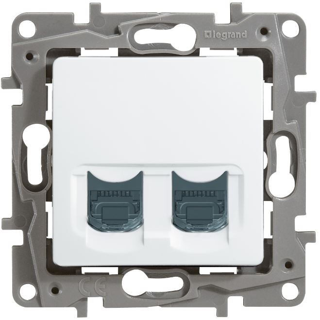 Розетка Legrand Etika 672255