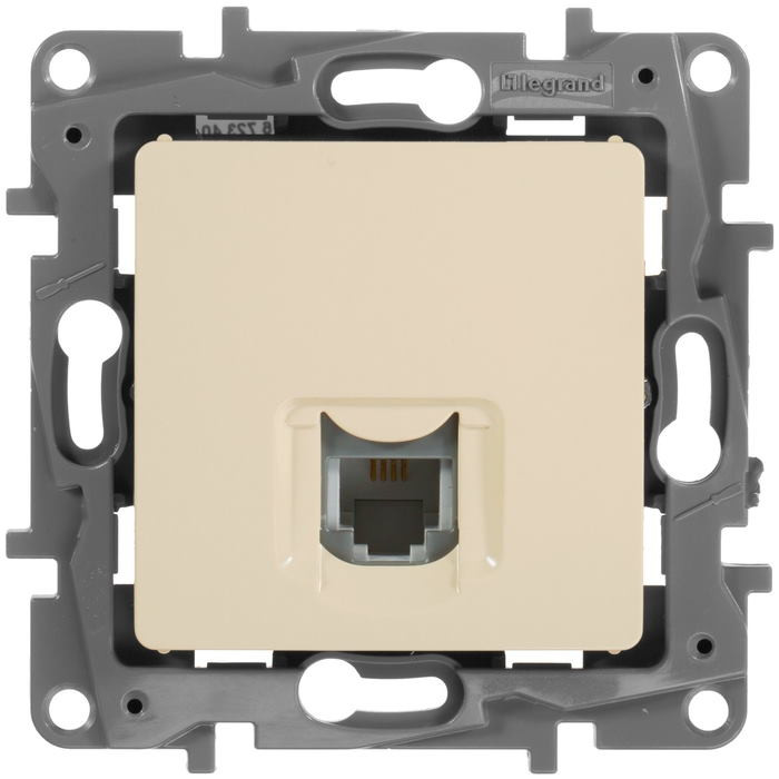Розетка Legrand Etika 672340