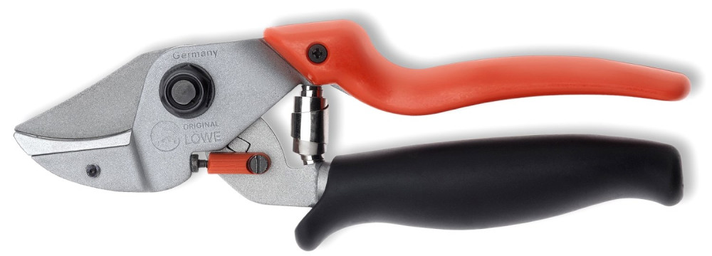 Секатор LOWE 7.109