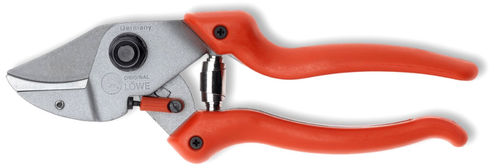 Секатор LOWE 7.104